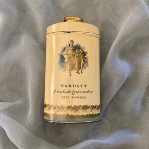 1940's Yardley English Lavender Talc Powder